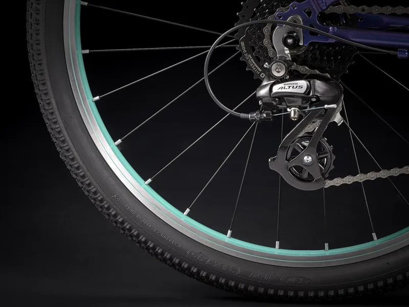 Trek Wahoo 24 Hybrid Kids Bike in Purple-4